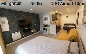 Studio Autonome Cosy à 2km de Roissy en France